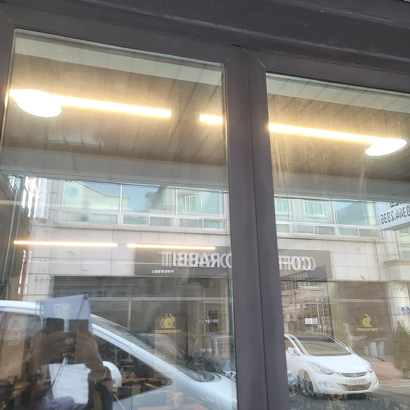 포켓도어 상단 레일 분해 점검 현장