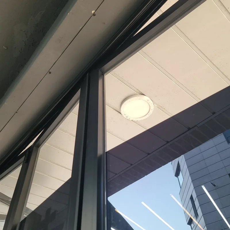 포켓도어수리 시공 사례 — 가정집 · 벽속 레일 교정