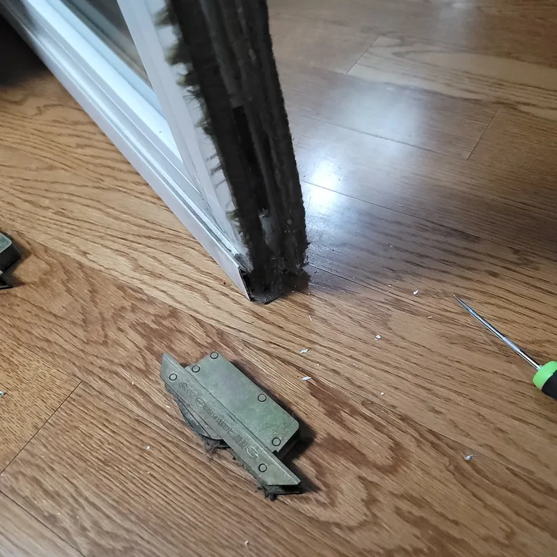 포켓도어수리 시공 사례 — 슬라이딩 정렬 · 끝 구간 단차 제거